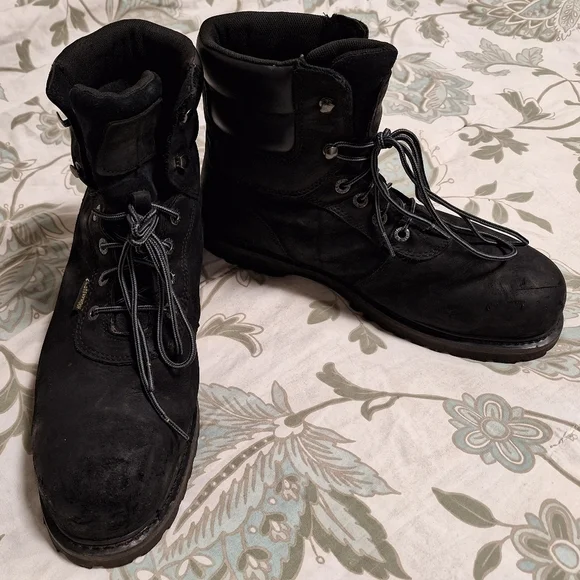 Wolverine work boots men's size 13M in great condition with some small flaws