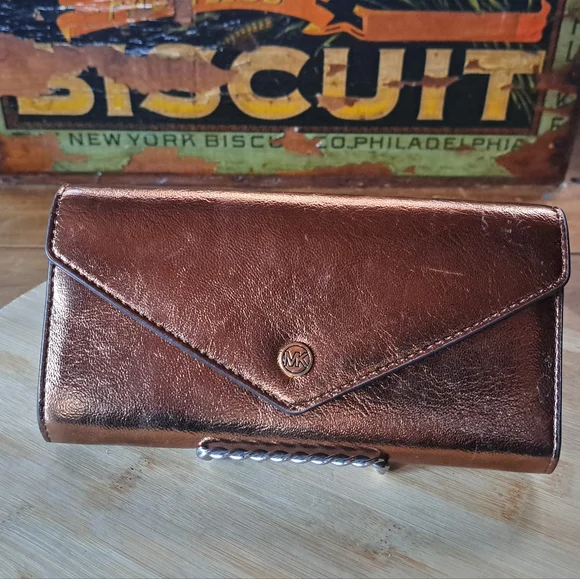 MICHAEL Michael Kors Jet Set Travel Large Metallic Bronze Envelope Wallet