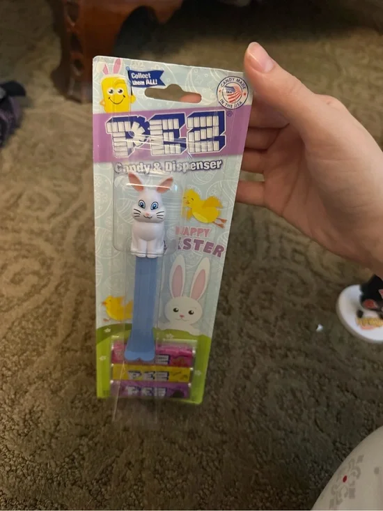 PEZ - Candy and Dispenser  - White Rabbit
