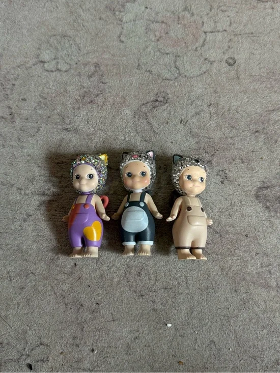 Small Pets Cute Figurine Plush Outfit Toy - Purple, Black, Beige