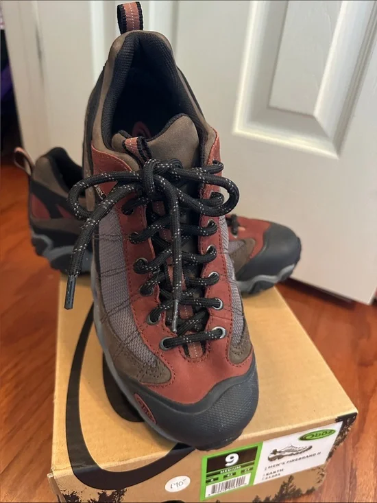 Men's Outdoor Trail Boot in Rust Brown and Gray - Size 9