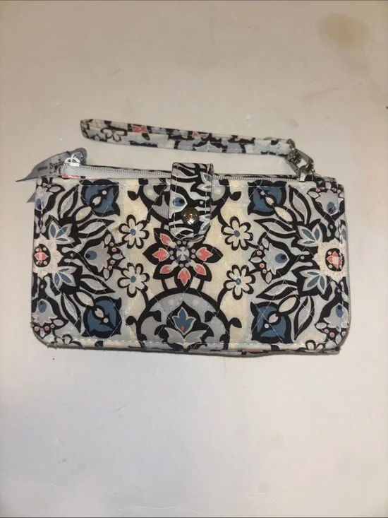VERA BRADLEY…CANVAS WRISTLET/WALLET LOTS OF GRAYS LIGHT BLUE BLACK PINK BEIGE