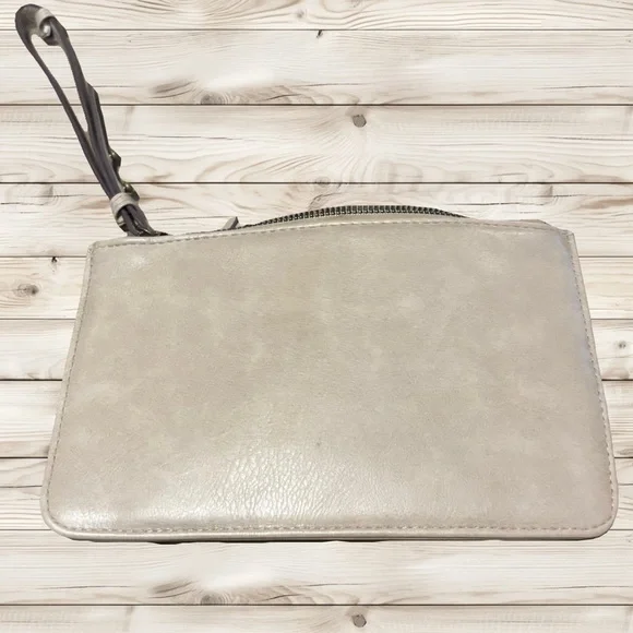 👛Chic Tan Wristlet Clutch👛
