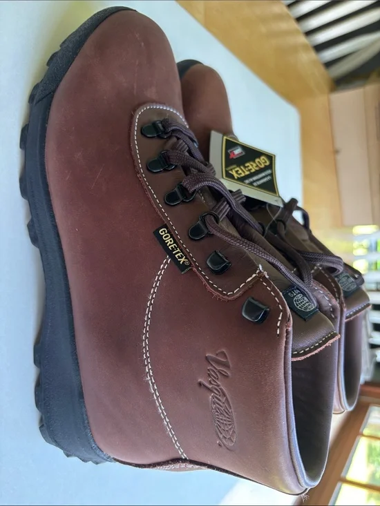 Vasque Sundowner (#7126) Leather Gore Tex Hiking Boots, Size 11, Medium Width