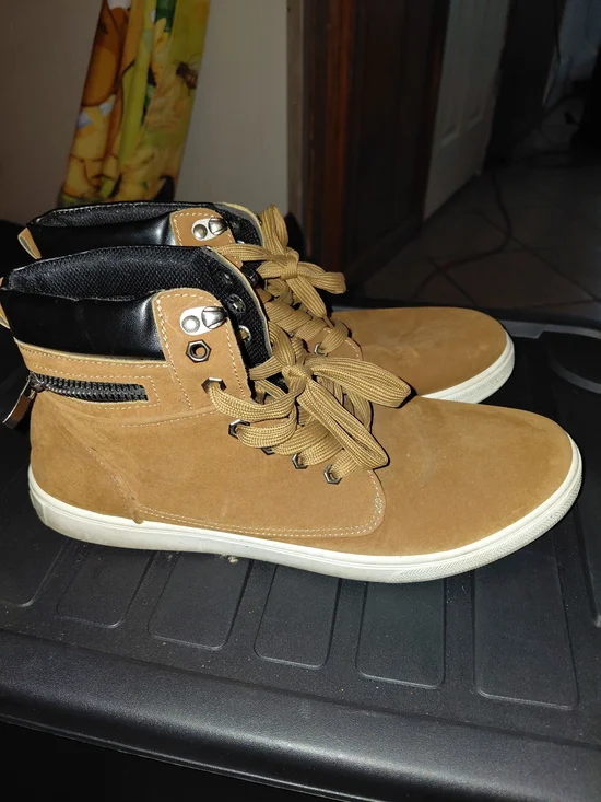 Men's Tan High-Top Suede Lace-Up Boots