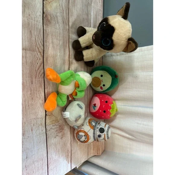 Squish mellows and other stuffed‎ animals