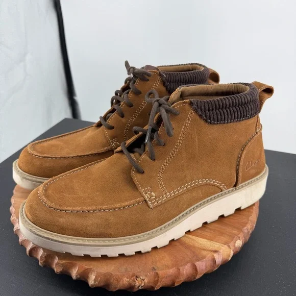 Clarks Men's Barnes Mid Oxford Boots in a cola suede color sz‎ 12 lace up