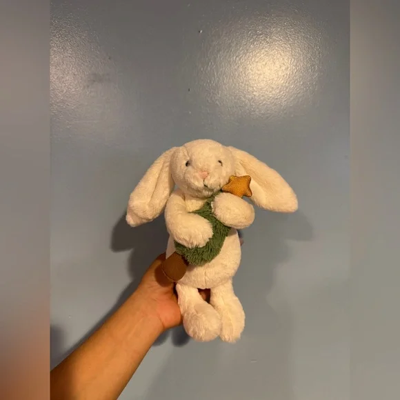 NWT. Jellycat Bashful Jellycat With Christmas Tree