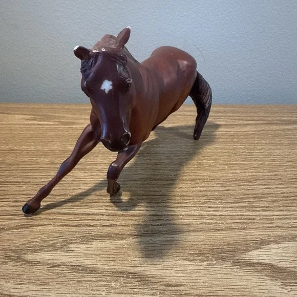Breyer‎ Flicka 2006 Classic Scamper Horse #750013