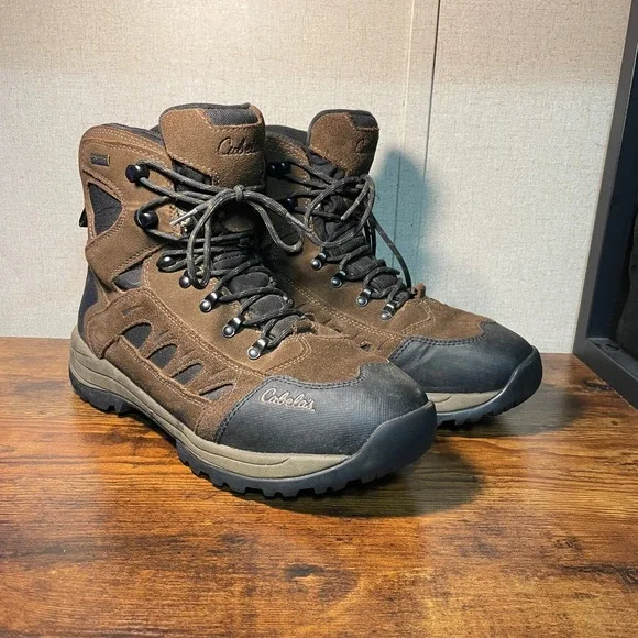 Cabelas Mens  8