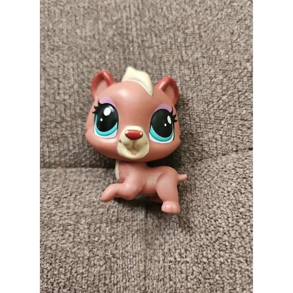 Littlest Pet Shop LPS #2107 Red Squirrel Brown Purple Eyes Nutty Tail Authentic