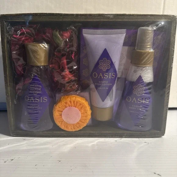 Oasis Body Lotion Soak Spray‎ & Soap Set In Wooden Box Brand New