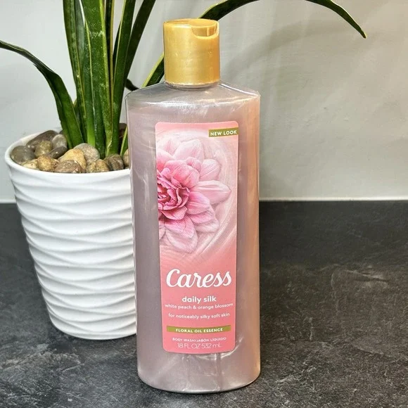 Caress Daily‎ Silk with Floral Oil Essences White Peach & Orange Body Wash 18 oz