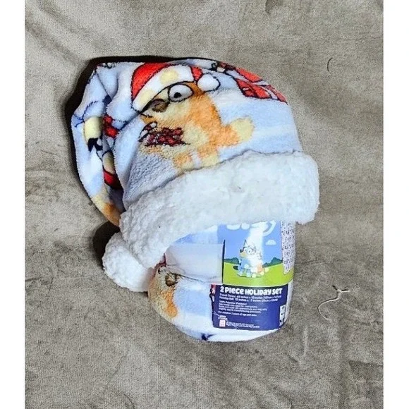 Bluey Christmas 2 Piece Holiday Set Travel Throw Blanket and Santa Hat New