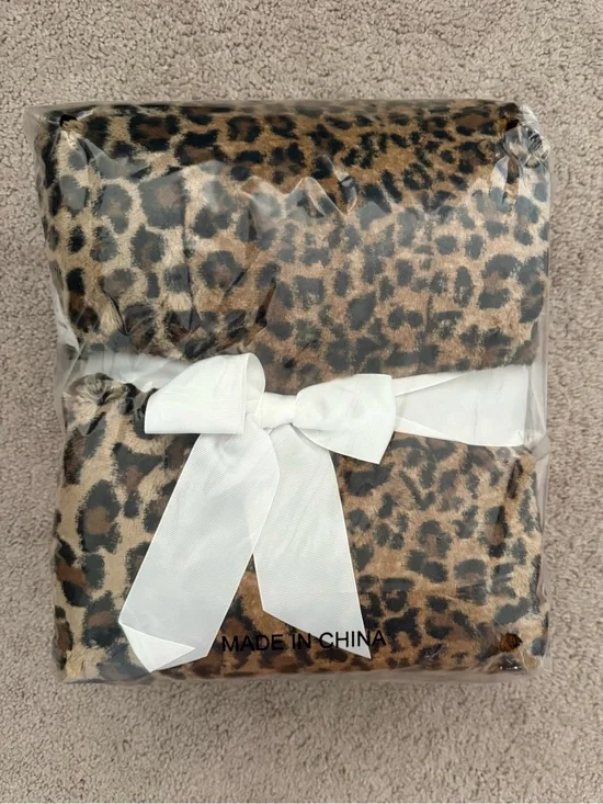 NWT Cheetah leopard blanket