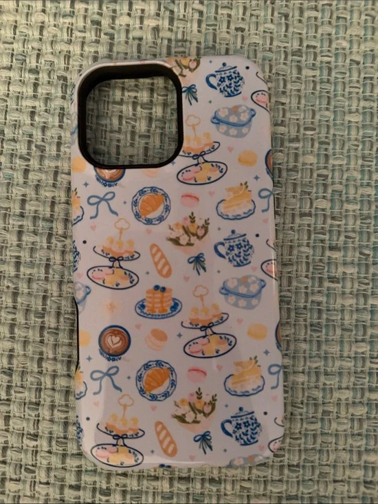 Decorative White Pastry Pattern Phone 16 pro max