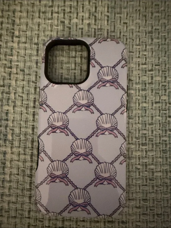 White Seashell Pattern iPhone 16 pro max Case - Compatible Cell Phone Accessory