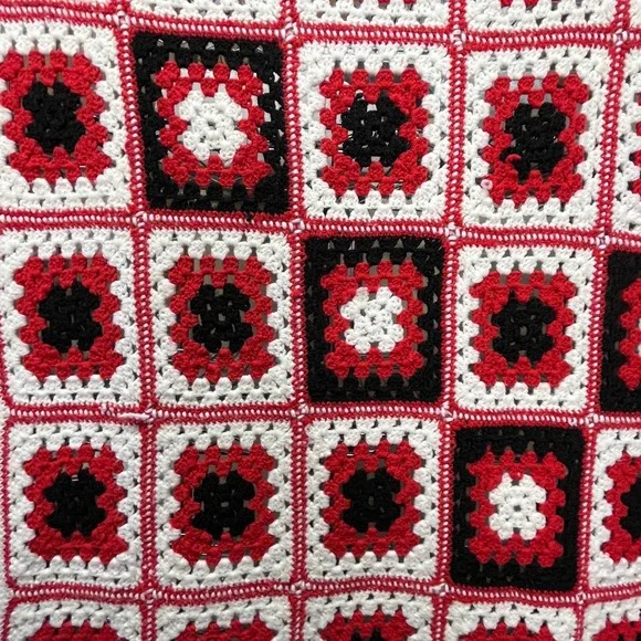 Handmade Crochet Granny Square‎ Blanket Throw Red Black White Cabin Farm 55x78