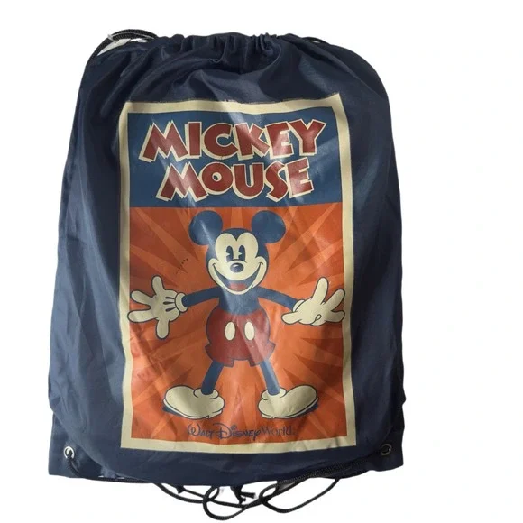 2015 Walt Disney World ~ Cinch Sack Backpack ~ Mickey Mouse Fleece Throw Blanket