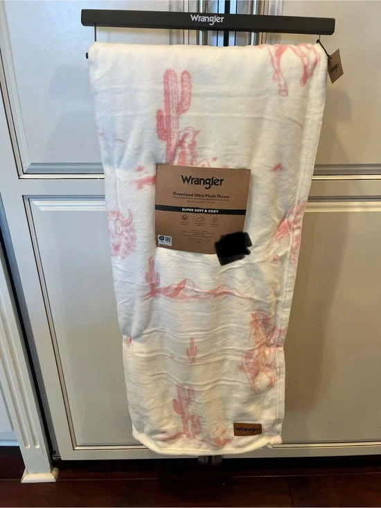 Wrangler Oversized Plush Throw Blanket - White with Pink Cactus Cowgirl Print