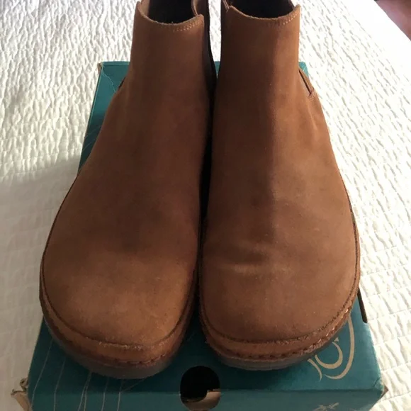 Chaco Men's Chelsea Boots Chestnut Brown Suede Size 10 New