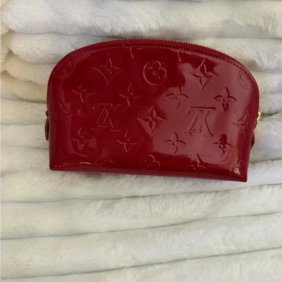 Louis Vuitton Monogram Vernis Cosmetic Pouch in ruby red