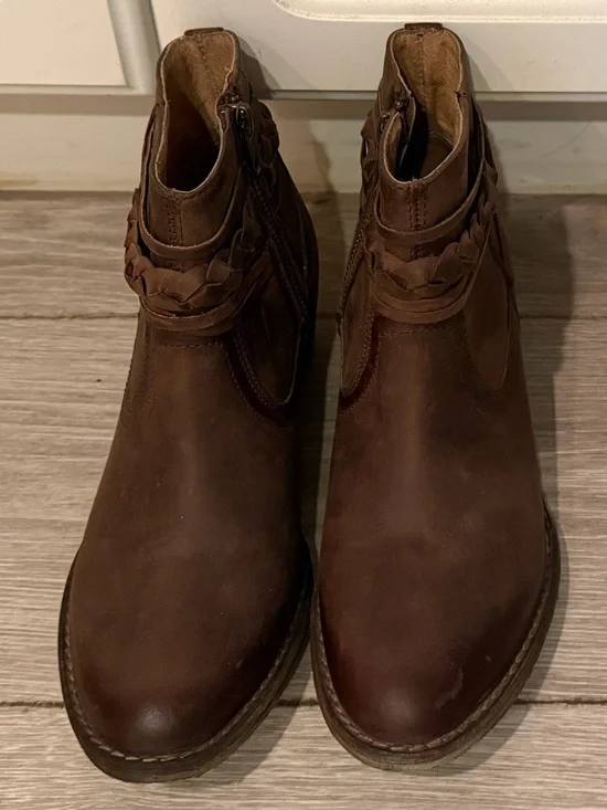 NWT Circle G by Corral Leather Boot w/Braided Strap Sz 7.5 *store display