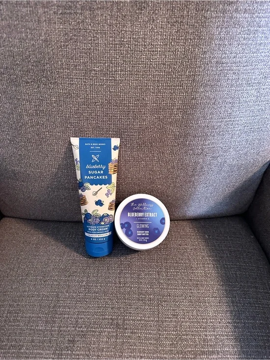 Bath & Body Works Blueberry Sugar Pancakes Creams - Blue & White Packaging