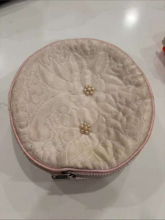 Vintage Quilted Pearl Accent Round Cosmetic Case - Pinkish Cream
