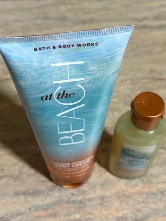 Bath & Body Works At The Beach Body Cream and Moisturizing Mini Shampoo