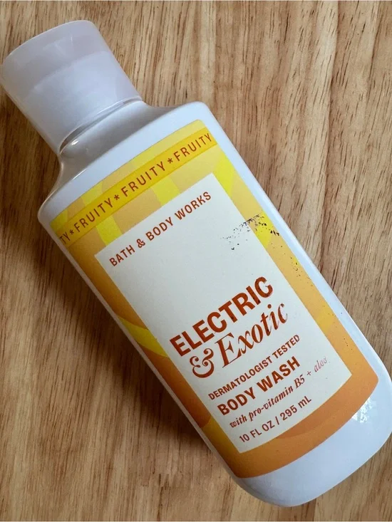 Bath & Body Works Electric & Exotic Body Wash - Yellow & Orange