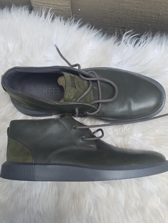 Camper Olive Leather Desert Chukka Boots EU 41 US 8 Mens