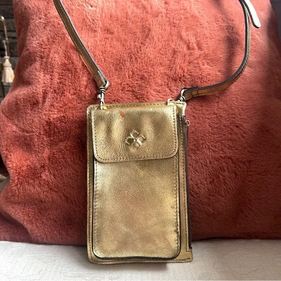 Patricia Nash Chiavella Greek Gold Phone/Clutch/Wallet Crossbody Leather Bag