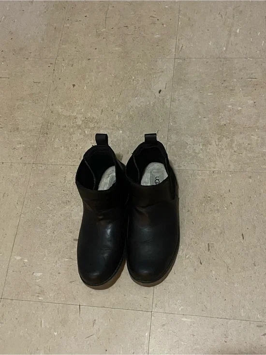 Men's Black Slip-On Leather uGg Boots
