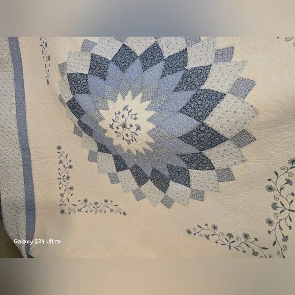 Modern Heirloom Charlotte Bedspread Bedspread Comforter NWOT Oversized KING Size