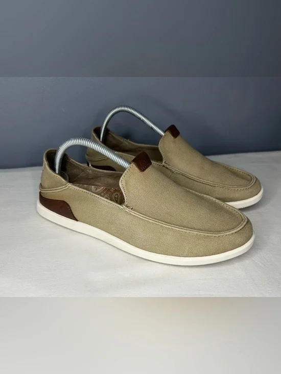 OluKai Manoa Slip-On Shoes Mens 9 Tan Canvas Loafers Casual Comfort Summer Beach