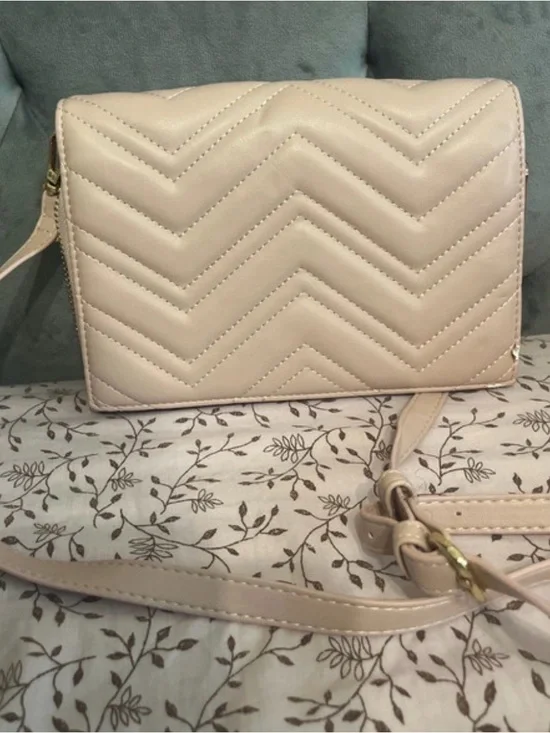 Women's Quilted Crossbody Bag in Light Beige