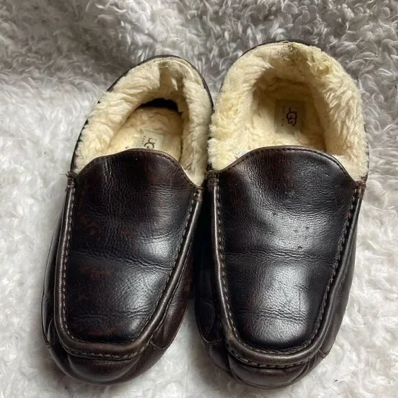 UGG Ascot Leather Brown Slippers/ Moccasins wool lining size 11