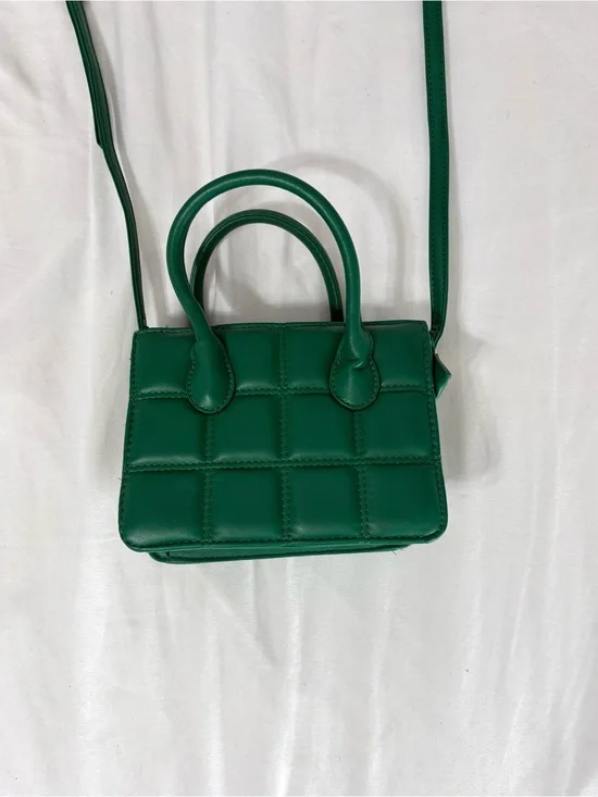 Green quilted mini handbag with removable adjustable crossbody strap