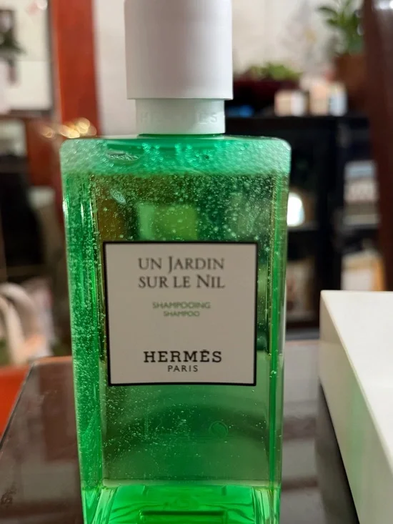 Hermès Un Jardin Sur Le Nil Green Shampoo Bottle