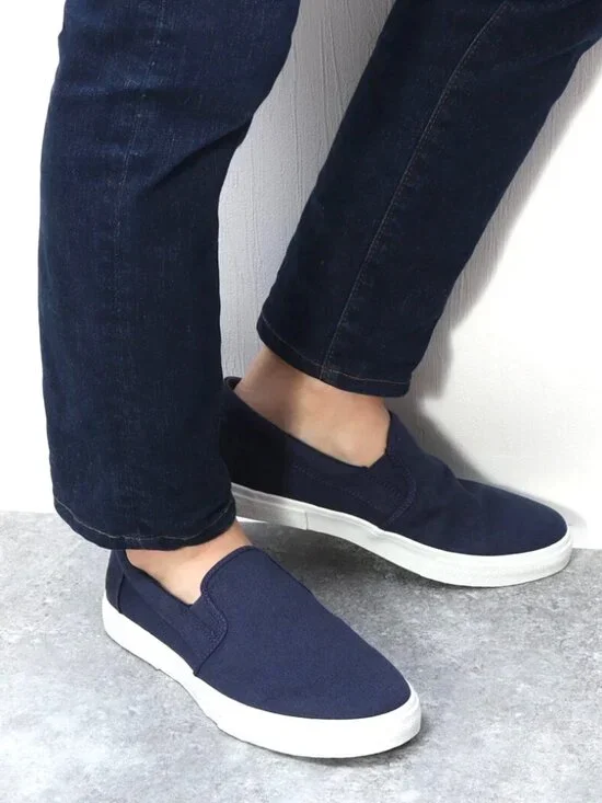 Timberland canvas shoes 10.5 navy slip on