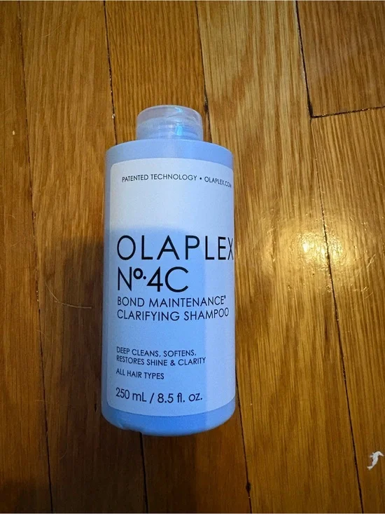 Olaplex No. 4C Bond Maintenance Deep Clean Clarifying Shampoo