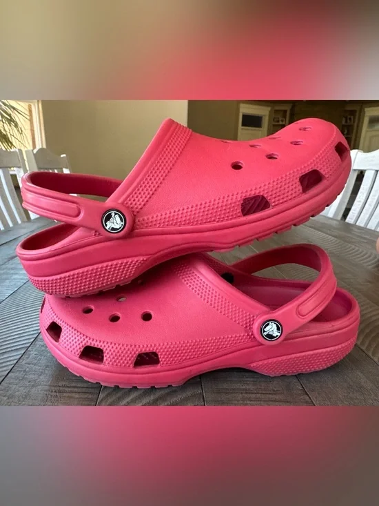 CROCS - Classic Crocs Comfort Clogs Dragon Fruit Red Men’s Size 9  (W/11)