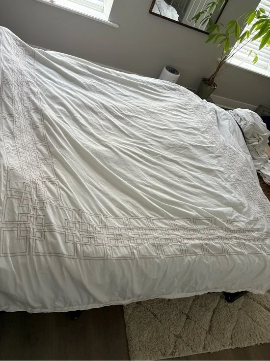 White Embroidered Geometric Duvet Cover - Elegant Home Bedding