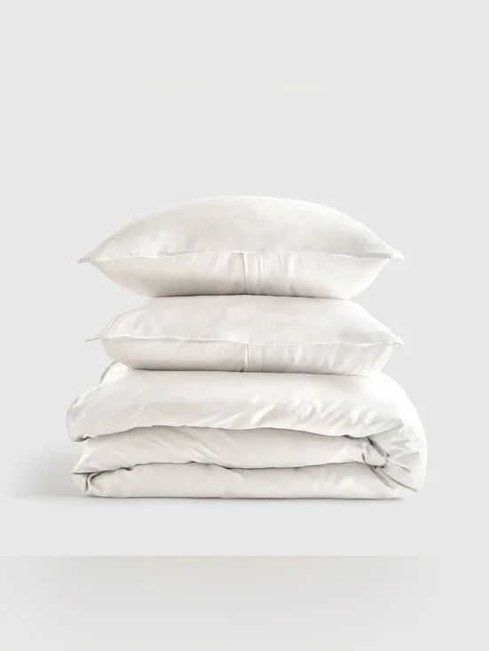 Quince Organic Bamboo White Duvet & 2 Shams Set! Full/ Queen! (576)