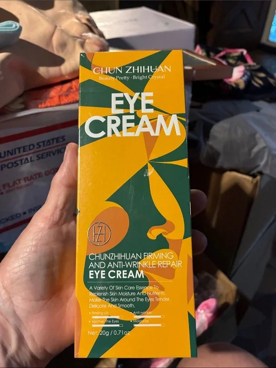 Chunzhihuan Firming Eye Cream -