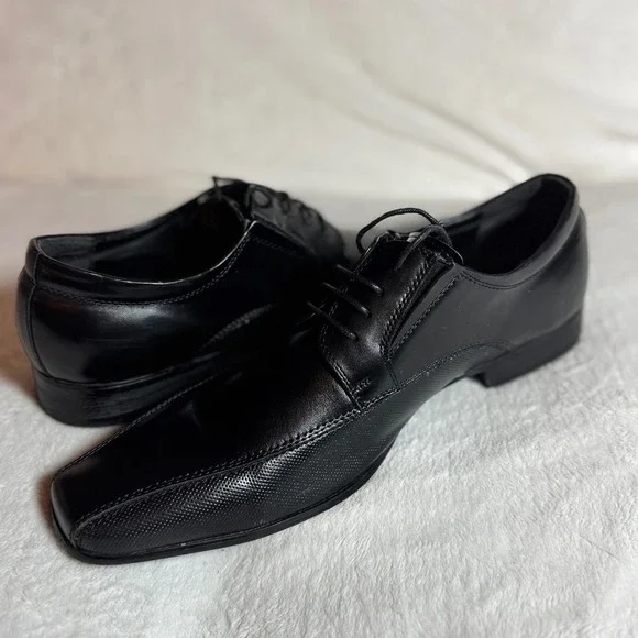 KENNETH COLE Reaction Mens Oxford Style Dress Shoes Sz 10.5M Black Leather Laces