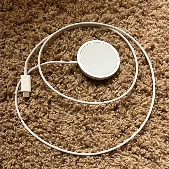 White Magnetic USB-C Wireless Charger Cable