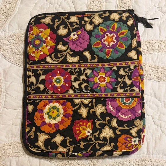 Vera Bradley tablet/e-reader sleeve in the retired 