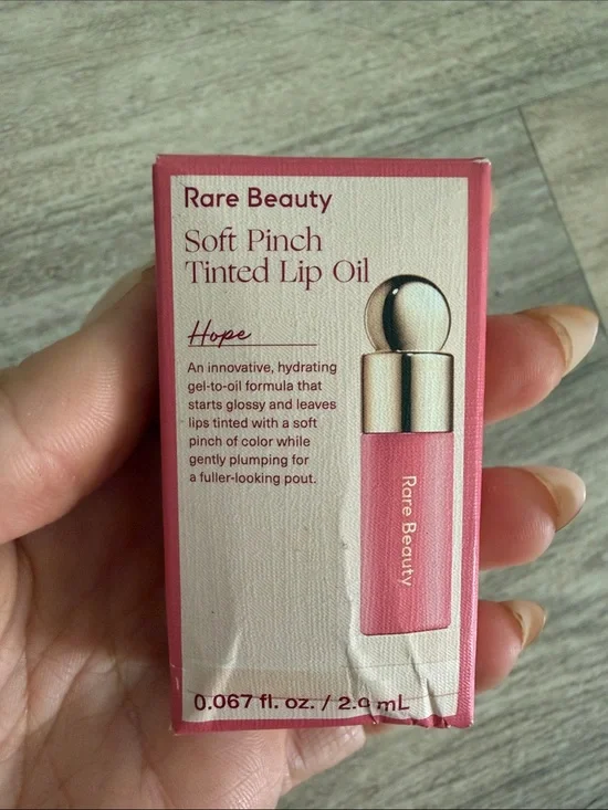 Rare Beauty Soft Pinch Tinted Lip Oil — Hope (pink)